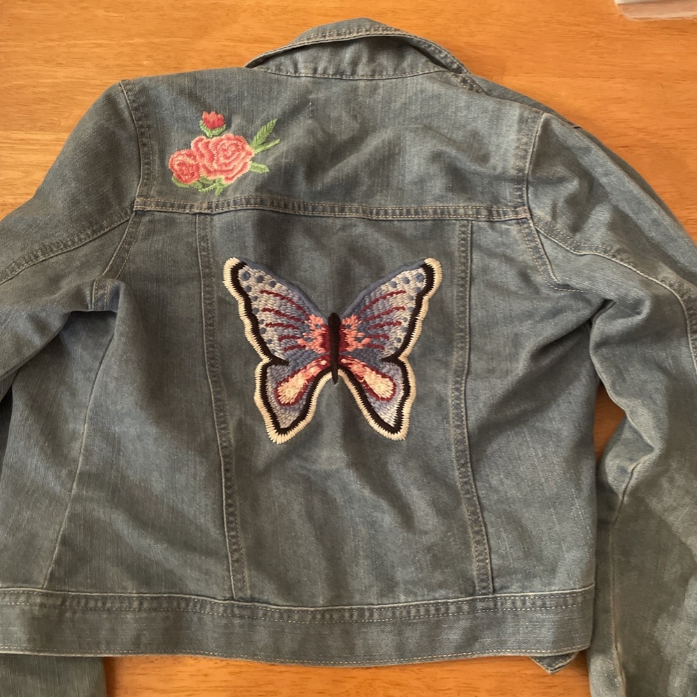Place XL 14 Girls Jean Jacket Embroidered Butterfly Bee Bird Flowers - Picture 8 of 14